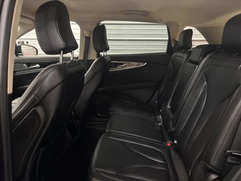 Used 2022 Lincoln Nautilus AWD image 27