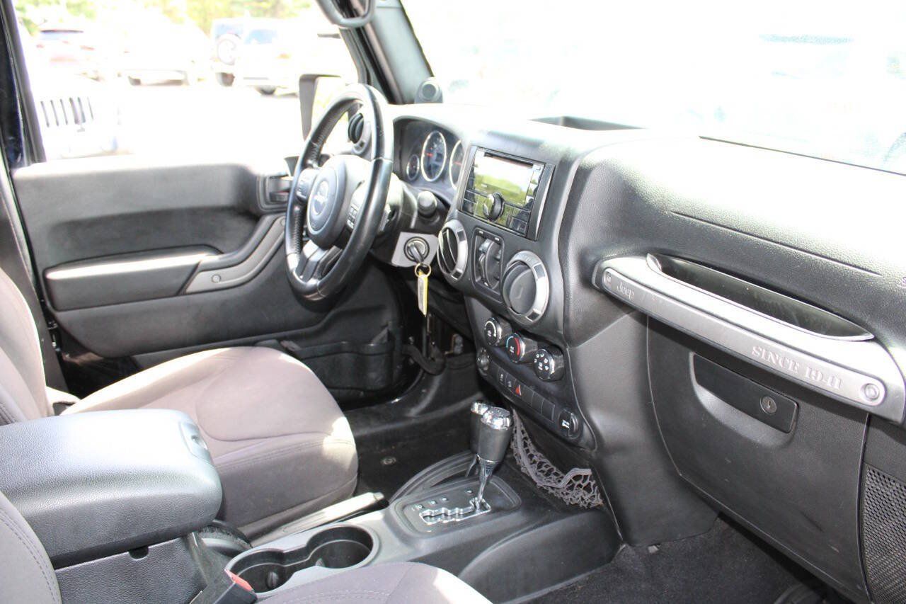 Used 2014 Jeep Wrangler Unlimited Sport w/ Quick Order Package 24S AWD/4WD image 12