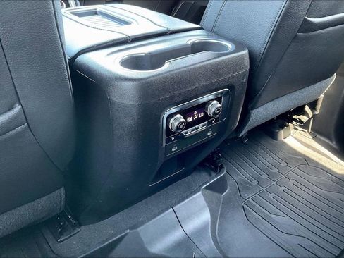 Used 2021 GMC Yukon XL Denali w/ Denali Premium Package AWD/4WD image 24