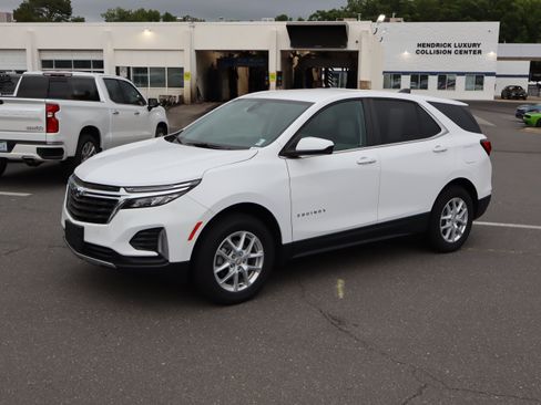 Used 2024 Chevrolet Equinox LT w/ LPO, Floor Liner Package AWD/4WD image 5