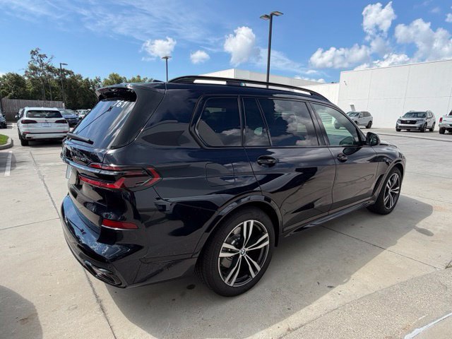 Used 2026 BMW X7 xDrive40i w/ M Sport Package AWD/4WD image 5