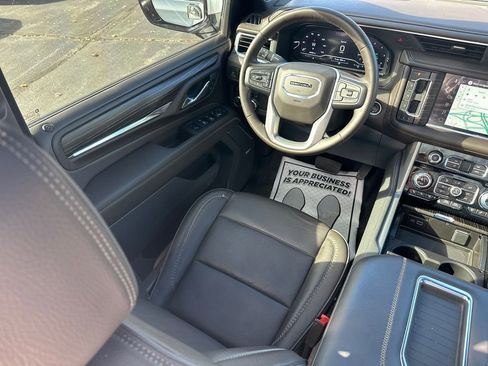 Used 2023 GMC Yukon Denali image 16