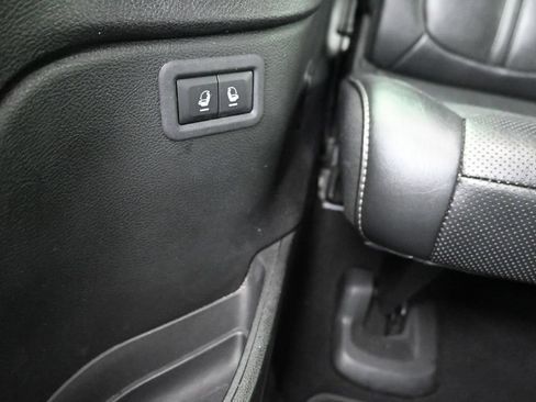 Used 2024 Jeep Wagoneer L Series II w/ Flexible Seating Group AWD/4WD image 15