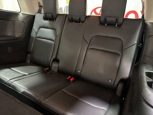 Used 2025 Nissan Pathfinder SL AWD/4WD image 21