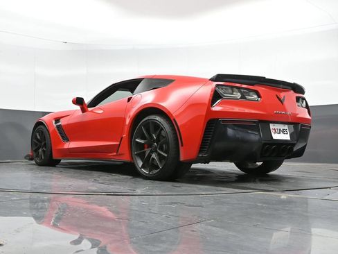 Used 2016 Chevrolet Corvette Z06 w/ 3LZ Preferred Equipment Group RWD image 48