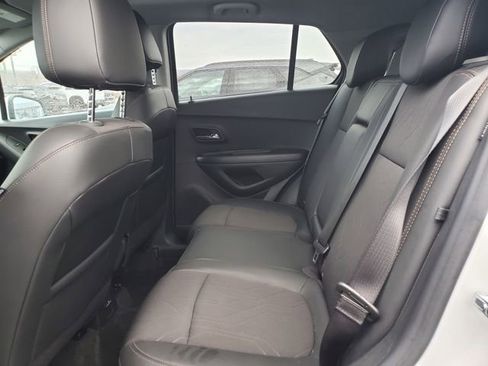 Certified 2022 Chevrolet Trax LT w/ LT Convenience Package image 12