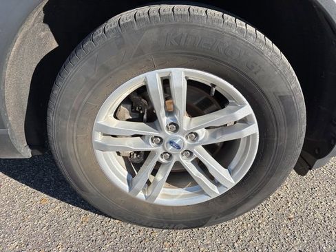 Used 2022 Ford Explorer XLT image 14