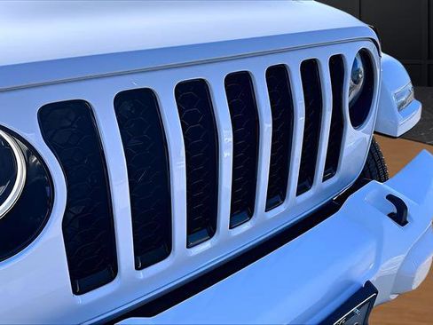 Used 2023 Jeep Gladiator Overland image 29
