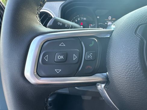Used 2025 Jeep Wrangler Unlimited Sahara AWD/4WD image 26