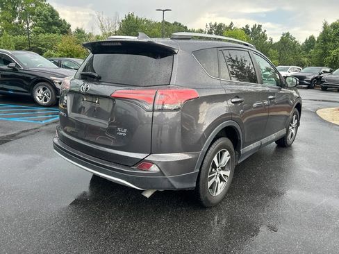 Used 2016 Toyota RAV4 XLE AWD/4WD image 5