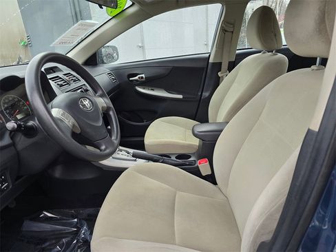 Used 2013 Toyota Corolla LE image 22