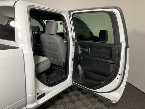 Used 2024 RAM 3500 Tradesman w/ Chrome Appearance Group image 29