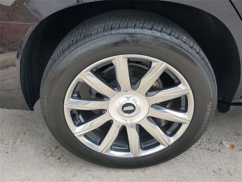 Certified 2021 Cadillac Escalade Premium Luxury Platinum image 7