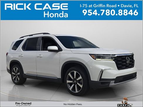 Used 2023 Honda Pilot Touring image 1