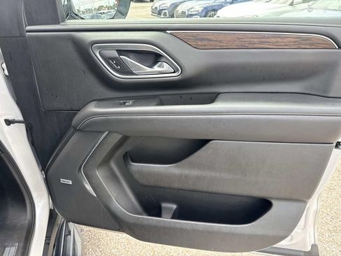 Used 2021 Chevrolet Suburban Premier w/ Premium Package RWD image 15