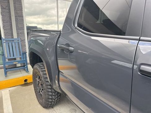 Used 2025 Toyota Tacoma SR5 AWD/4WD image 7