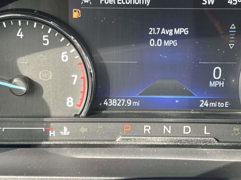 Used 2022 Ford Explorer XLT w/ Equipment Group 202A image 19