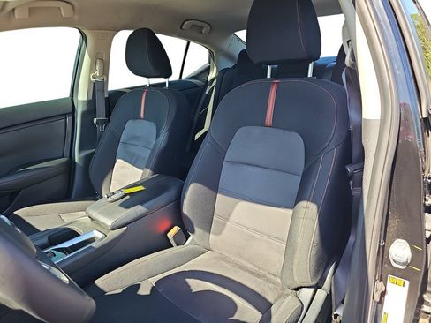 Used 2023 Nissan Sentra SR w/ Midnight Edition Package FWD image 15