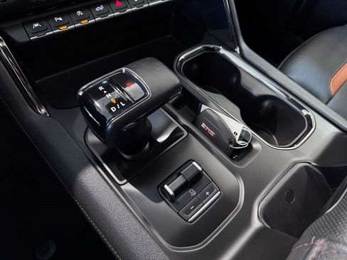 Certified 2023 GMC Sierra 1500 AT4 w/ AT4 Premium Package image 19