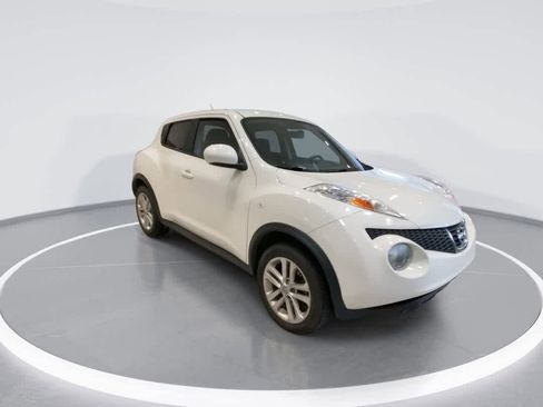 Used 2013 Nissan Juke SV AWD/4WD image 2