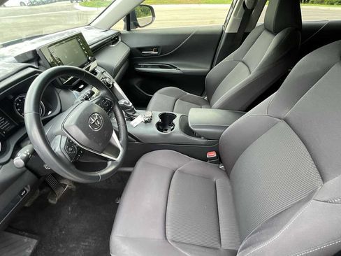 Used 2021 Toyota Venza LE AWD/4WD image 14