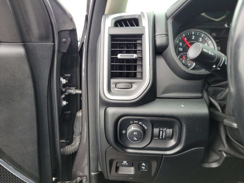 Used 2022 RAM 1500 Laramie AWD/4WD image 22