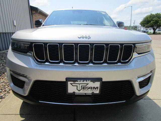Used 2024 Jeep Grand Cherokee Limited AWD/4WD image 2