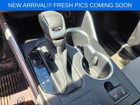 Used 2022 Toyota Highlander LE FWD image 11