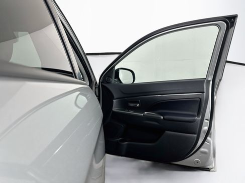 Used 2024 Mitsubishi Outlander Sport AWD image 30