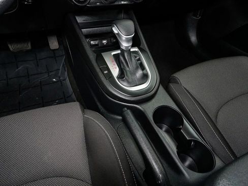 Used 2024 Kia Forte LXS image 19