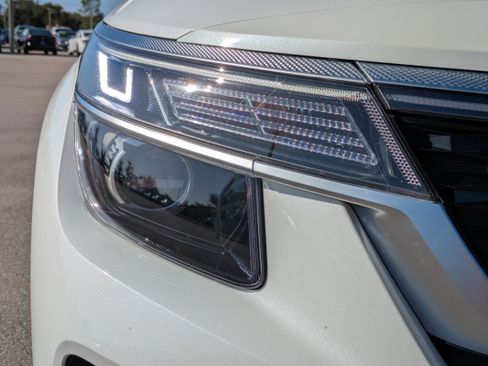 Certified 2023 Kia Seltos S w/ Navigation Package image 11