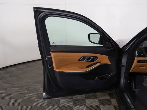 Used 2021 BMW 330i xDrive Sedan w/ Premium Package image 19