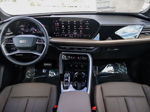 New 2025 Audi Q5 Premium image 16