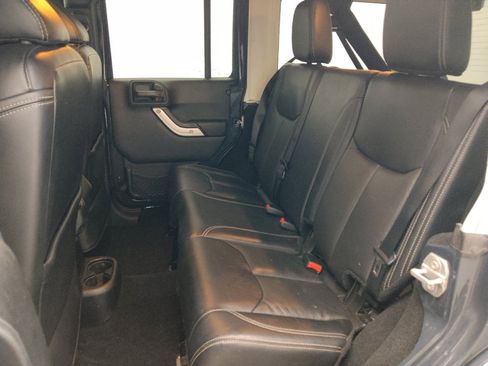 Used 2017 Jeep Wrangler Unlimited Sahara w/ Quick Order Package 24E Chief AWD/4WD image 18