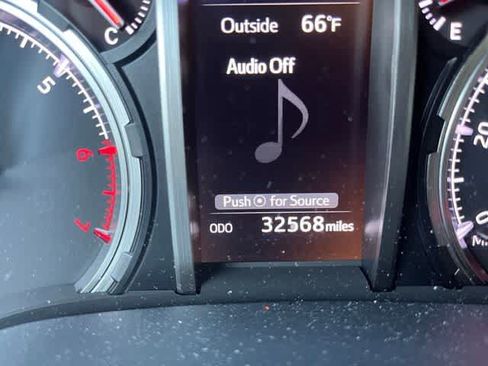 Used 2023 Toyota 4Runner Limited AWD/4WD image 7