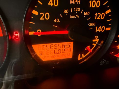 Used 2018 Nissan Frontier SV image 16