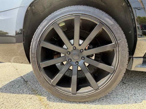 Used 2018 Chevrolet Suburban LS RWD image 40