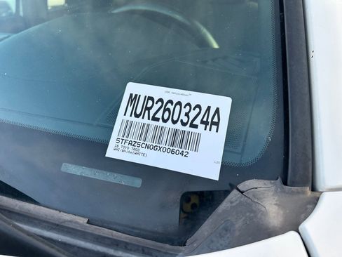 Used 2016 Toyota Tacoma TRD Sport image 32