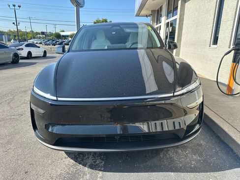 Used 2026 Tesla Model Y AWD image 2