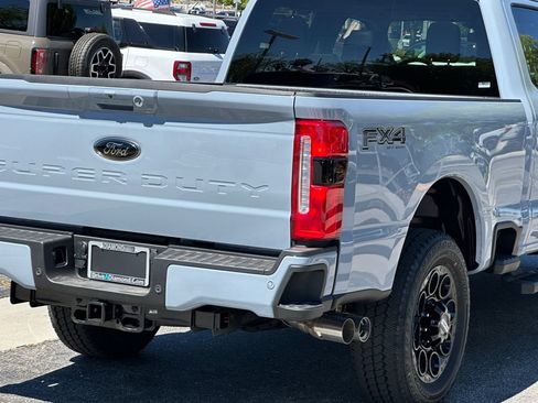 New 2026 Ford F250 Lariat w/ Black Appearance Package AWD/4WD image 7