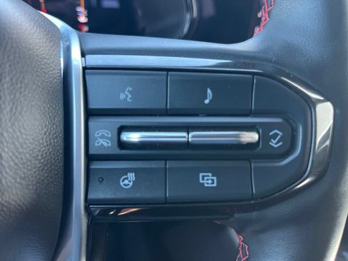Used 2023 Chevrolet Colorado Z71 w/ Z71 Convenience Package 2 AWD/4WD image 16