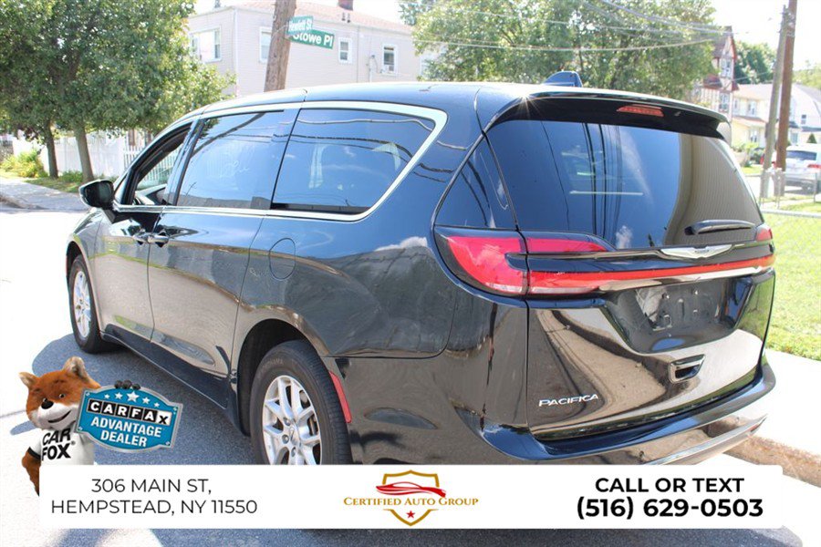 Used 2025 Chrysler Pacifica Select FWD image 7