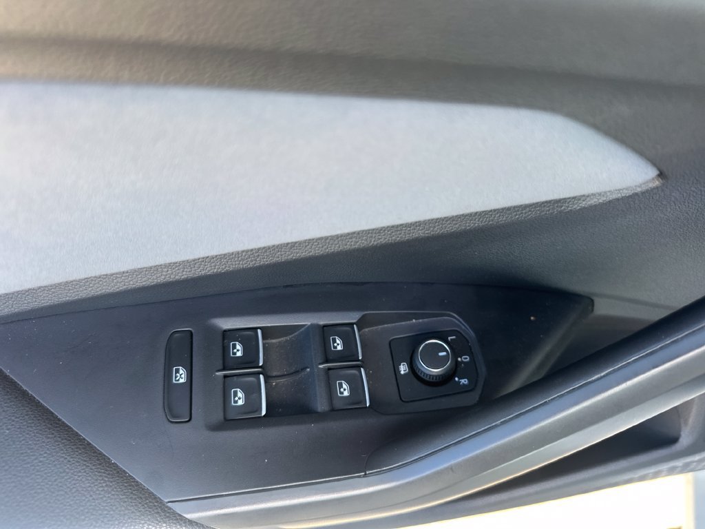 Used 2025 Volkswagen Jetta SE w/ Sunroof Package FWD image 42