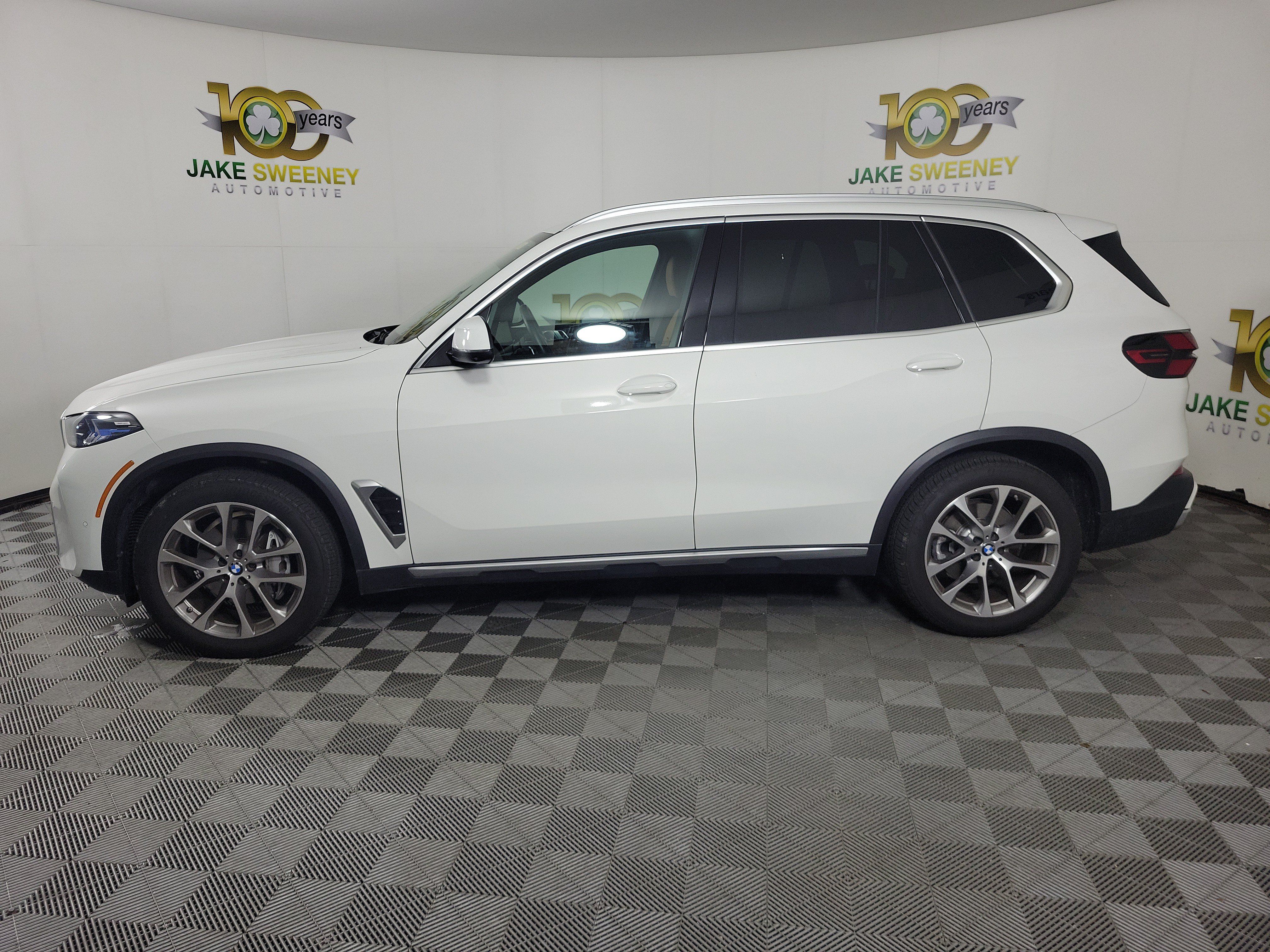 Certified 2026 BMW X5 xDrive40i AWD/4WD image 2