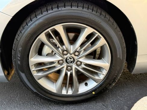 Used 2016 Toyota Camry SE FWD image 6