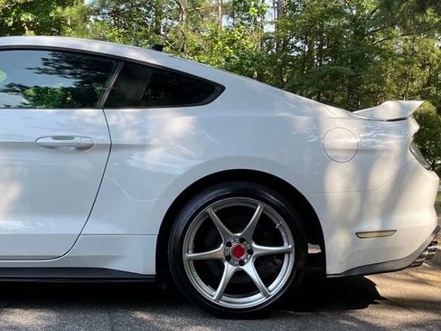 Used 2020 Ford Mustang GT Premium w/ GT Performance Package RWD image 5