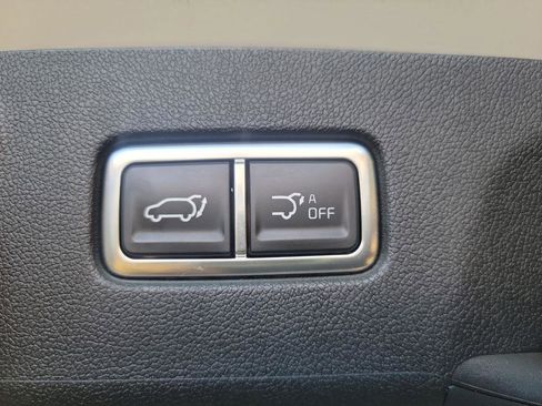 Certified 2025 Kia Sorento EX w/ Panoramic Sunroof Package image 8