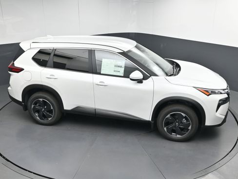 New 2026 Nissan Rogue SV image 34