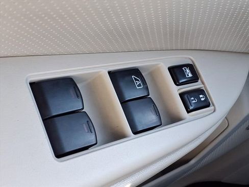 Used 2011 Subaru Outback 2.5i Limited w/ PWR Moonroof Pkg image 19