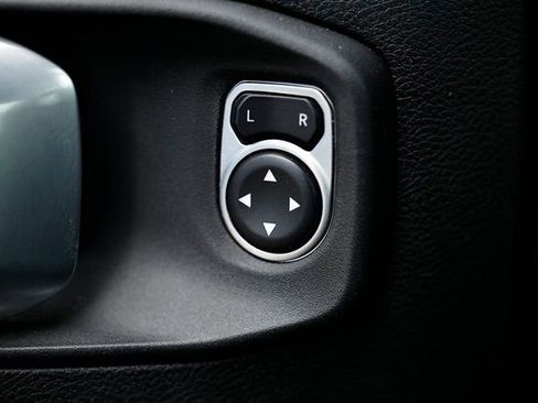 Used 2021 Jeep Gladiator Willys image 17